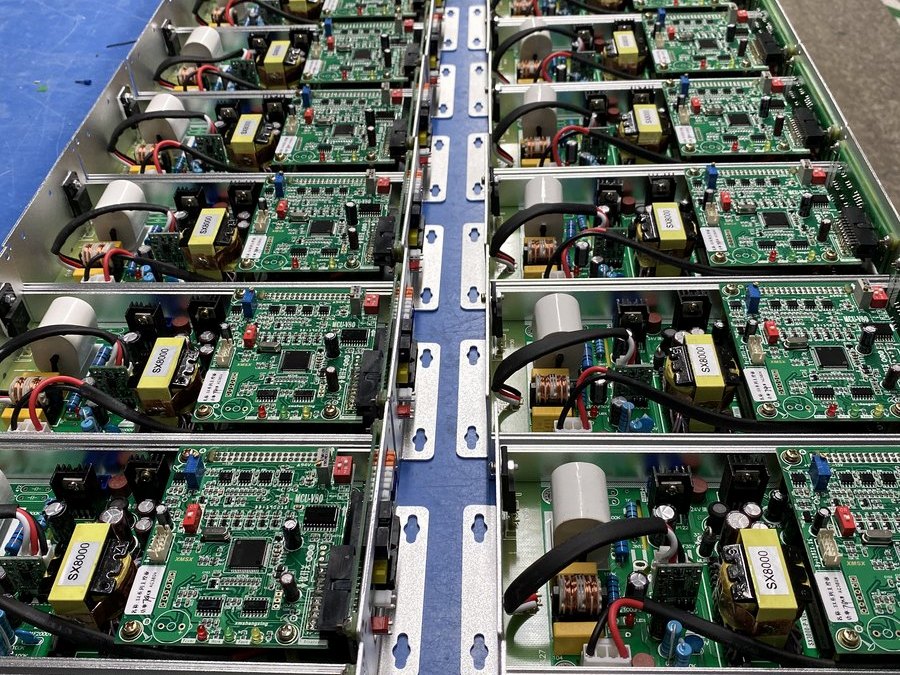 盛行科技SX8000主控板装配区